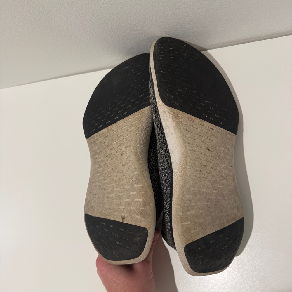 allbirds Men’s Grey Knit Sneakers - Picture 6 of 6